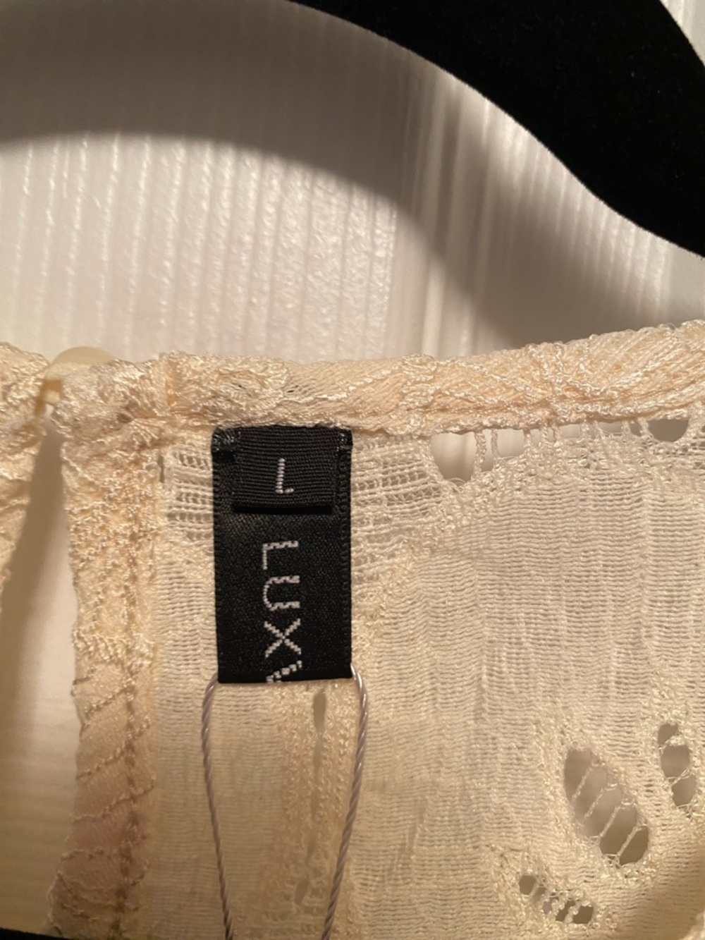 Luxveer Beige Crochet Floral Lace Long Sleeve Blouse…size L - Picture 5 of 7